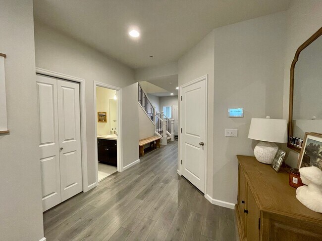 Building Photo - 9756 SW 171st Ave