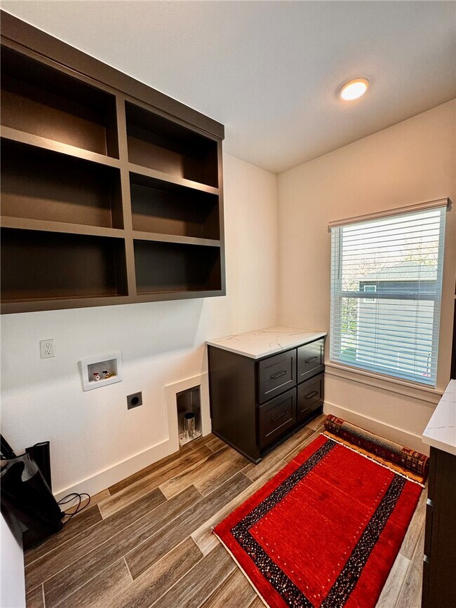 Building Photo - 8881 Williams Rd