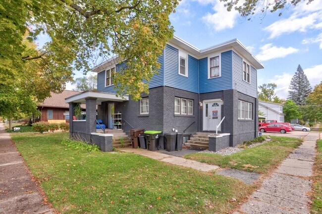 Primary Photo - 602 Townsend St