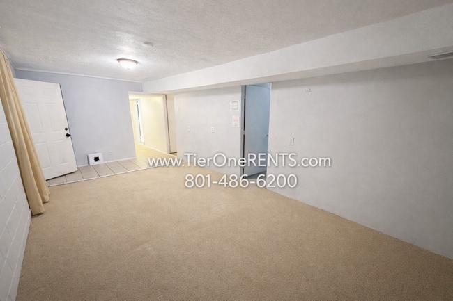 Building Photo - NO DEPOSIT option available for qualified renters with Obligo.