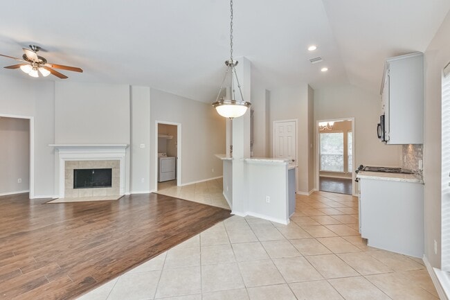 Building Photo - 9623 Wakefield Village Dr