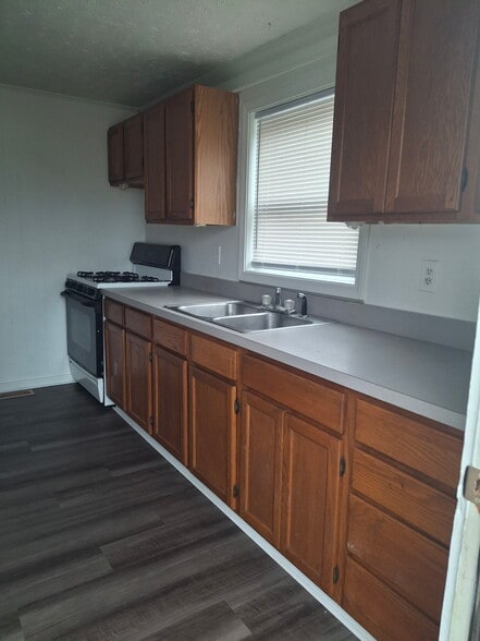 Building Photo - 24 Elliott St