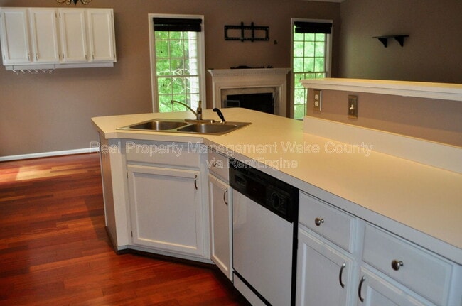 Building Photo - 2120 Leadenhall Way