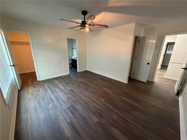 Building Photo - 4309 Oak Ridge Bend