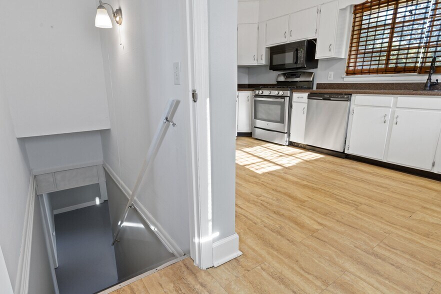 Building Photo - 603 Bitsy Ln