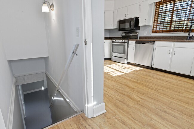 Building Photo - 603 Bitsy Ln