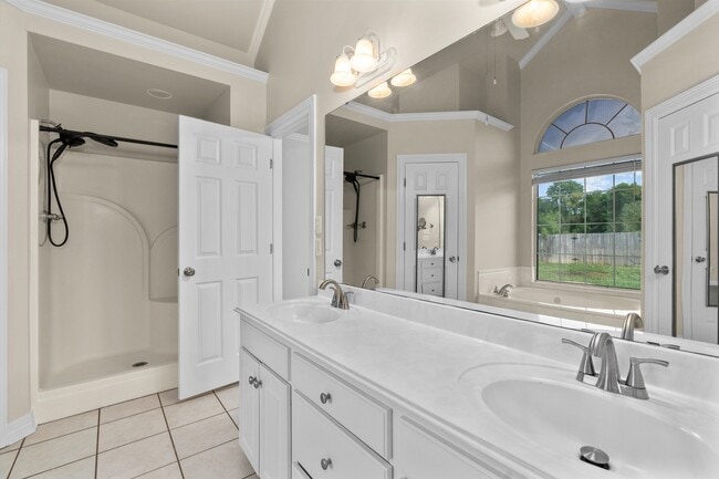 Building Photo - 5814 Gold Crest Dr