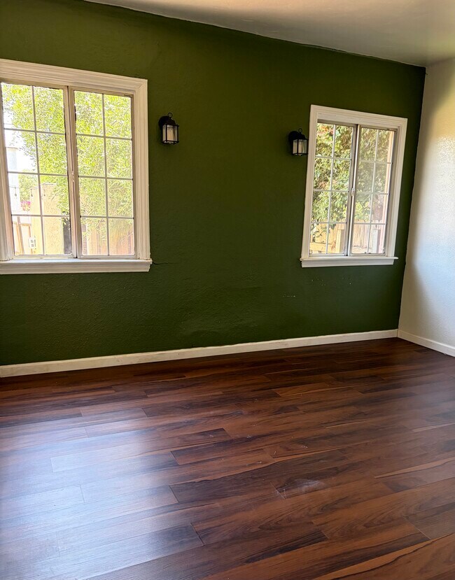 Building Photo - 3506 Falcon Ave