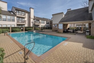 Building Photo - 2277 S Kirkwood Rd