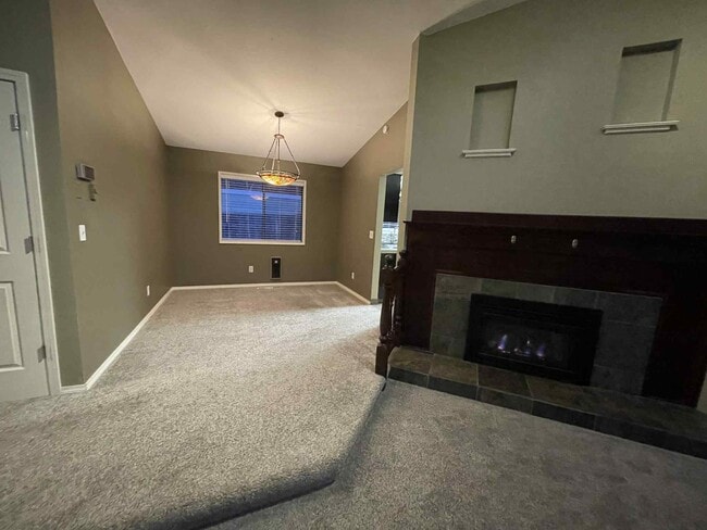 Building Photo - 10536 SW 43rd Ave