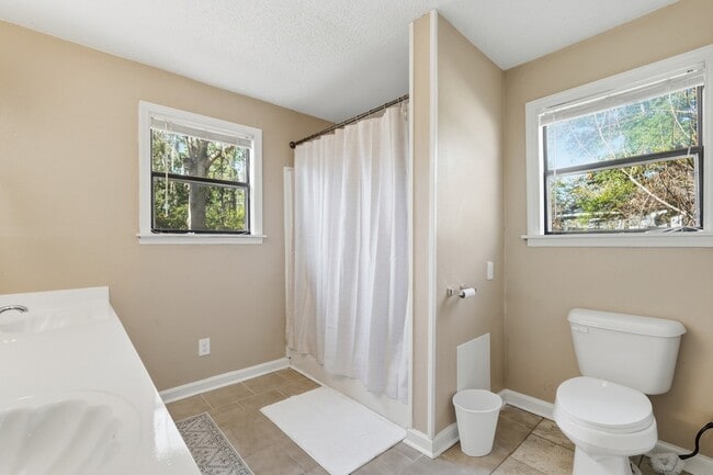 Building Photo - 2222 Bacon Park Dr