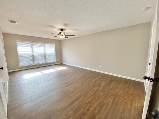 Master Bedroom - 22226 Woodrose Dr