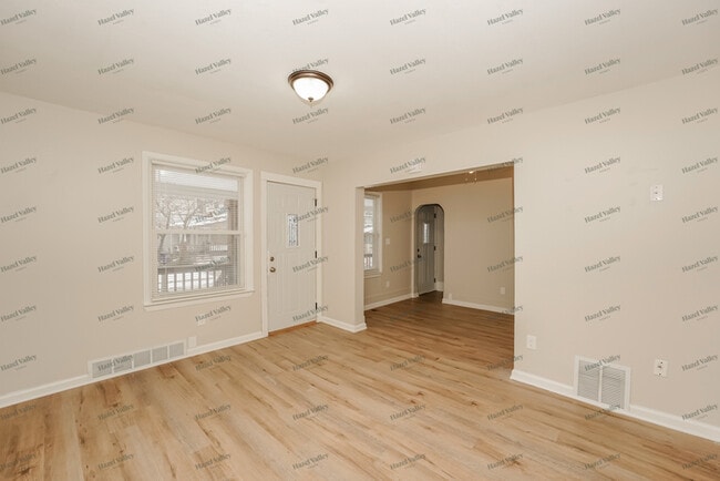 Building Photo - 2915 Colburn Ave