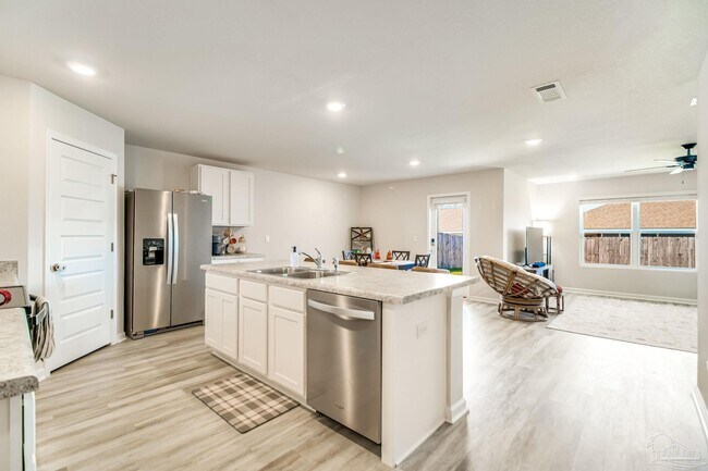 Building Photo - 4385 White Birch Ct