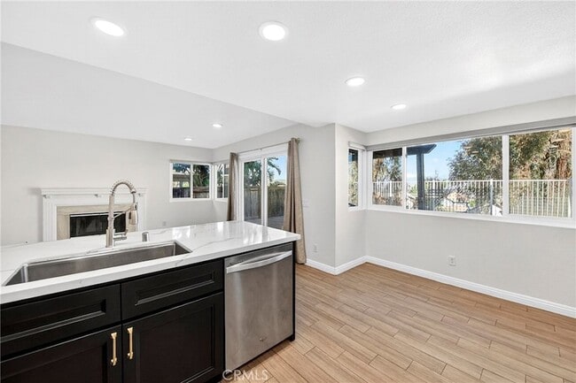 Building Photo - 3355 Sterling Dr