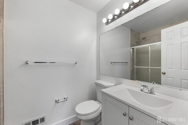 Building Photo - 39 Goodwin Dr