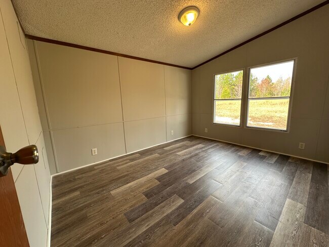 Building Photo - 252 Cobb Rd