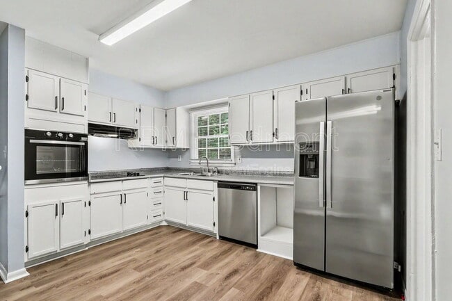 Building Photo - 2642 Hatfield Cir SE