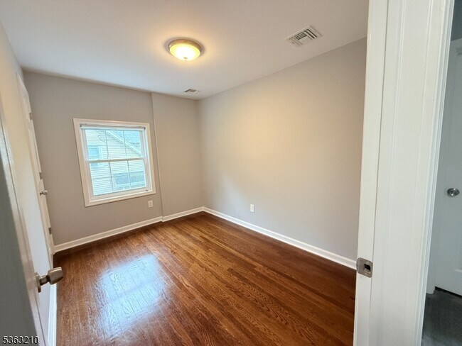 Building Photo - 727 Ackerman Ave