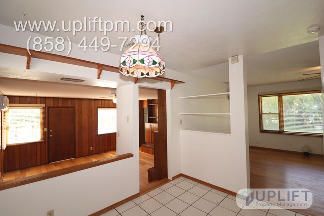 Building Photo - 2 bedroom, 2 bathroom 1200 sqft country ho...