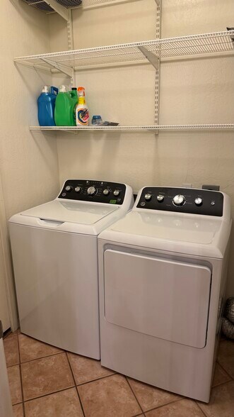 Building Photo - 16410 S 12th St