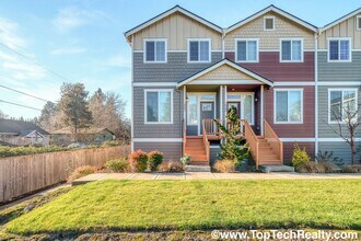 Building Photo - Fabulous Courtyard-Facing Corner Lot Unit | 3 BR | 2.5 BA Townhome | Across the Street from Melil...