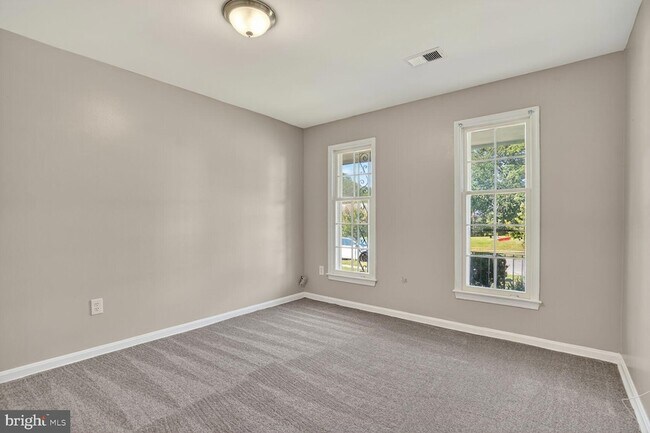 Building Photo - 7720 Loudon Dr