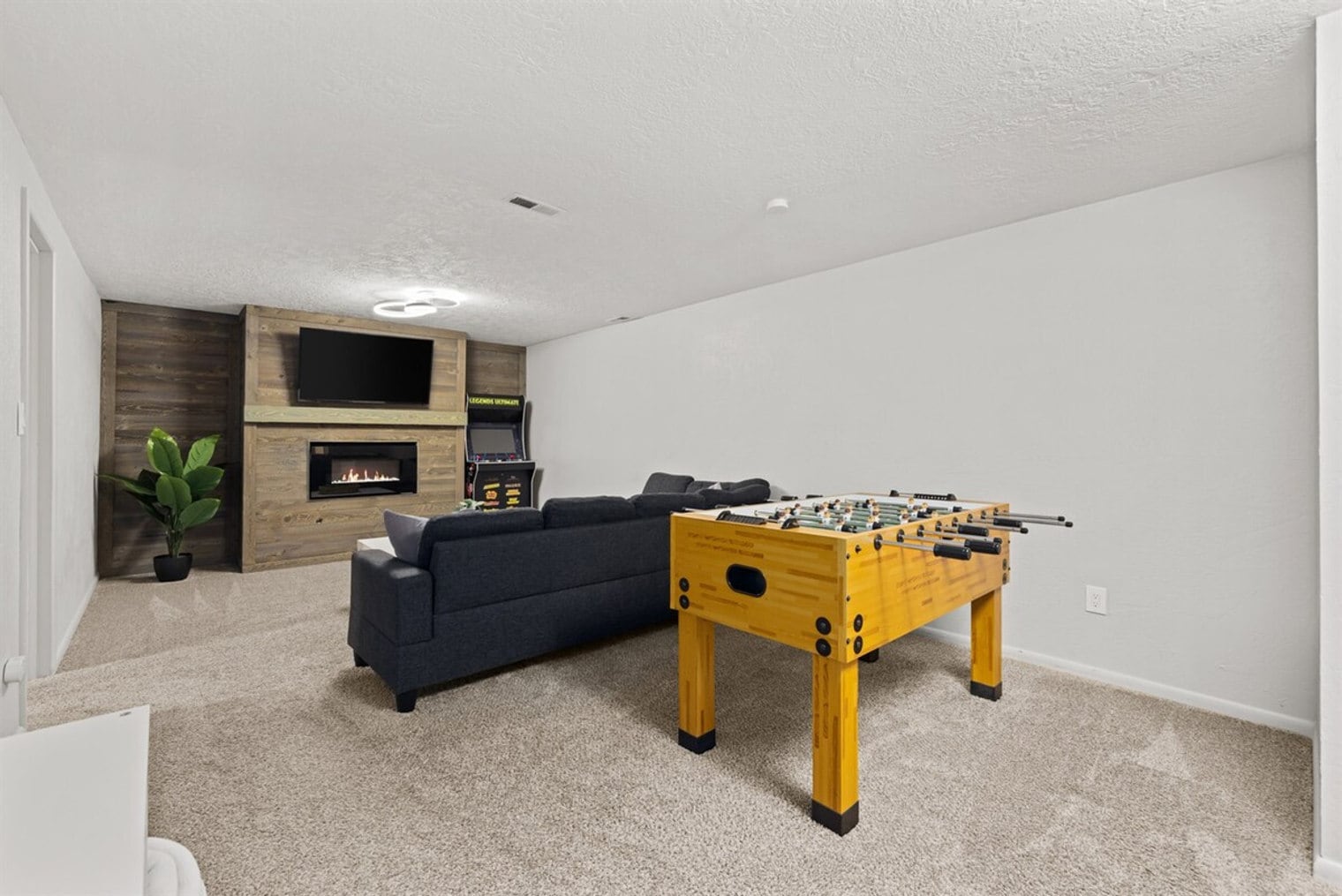 Building Photo - 9131 W Pattie Dr