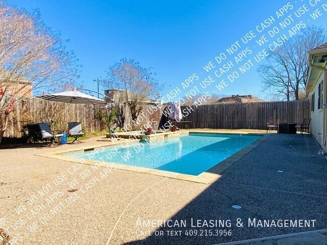 Building Photo - 4820 Edgewood Ln