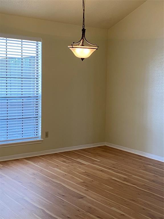 Building Photo - 3118 Lake Stream Dr