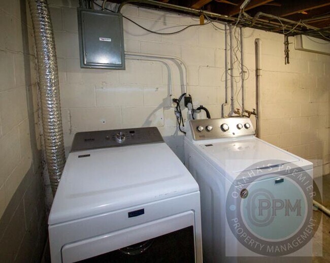 Building Photo - Newly listed 3Bd/1Ba House | Near Midtown: Modern Touches!