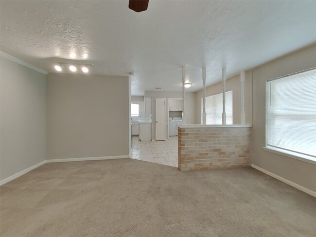 Building Photo - 12027 Arrowhead Glen Dr