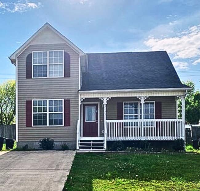 Primary Photo - BEAUTIFUL 4 BEDROOM HOME