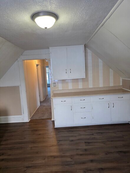 Building Photo - 603 S Memorial Dr