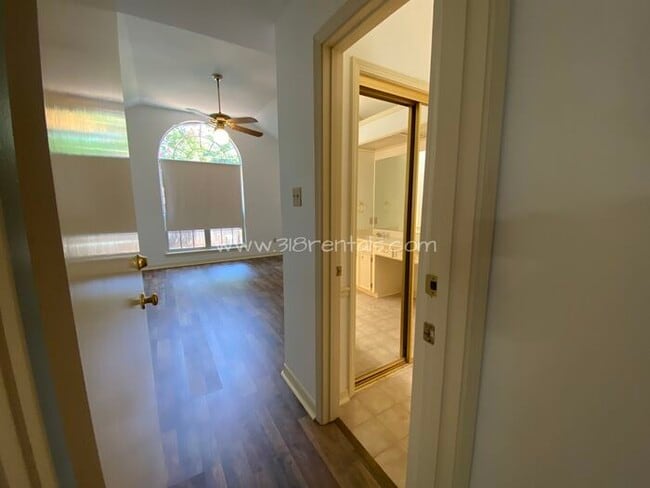 Building Photo - Home in Shady Grove available!