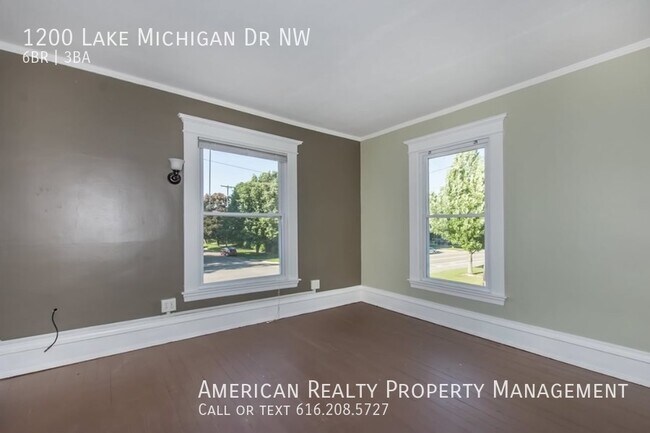 Building Photo - 1200 Lake Michigan Dr NW