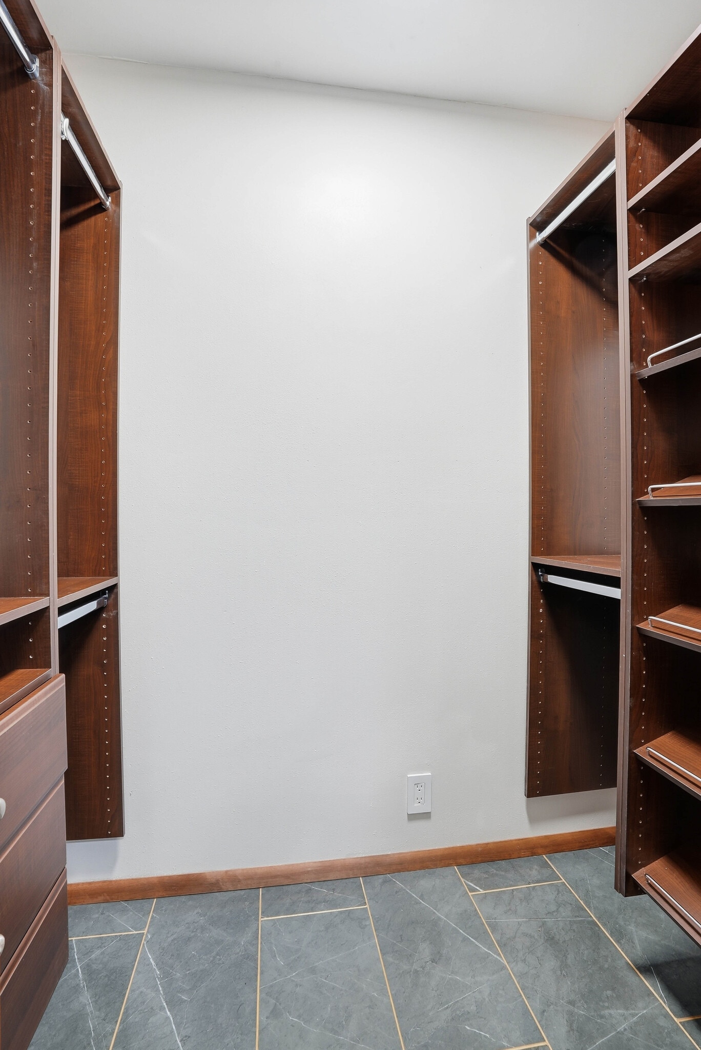 Building Photo - 729 W Augusta Ave