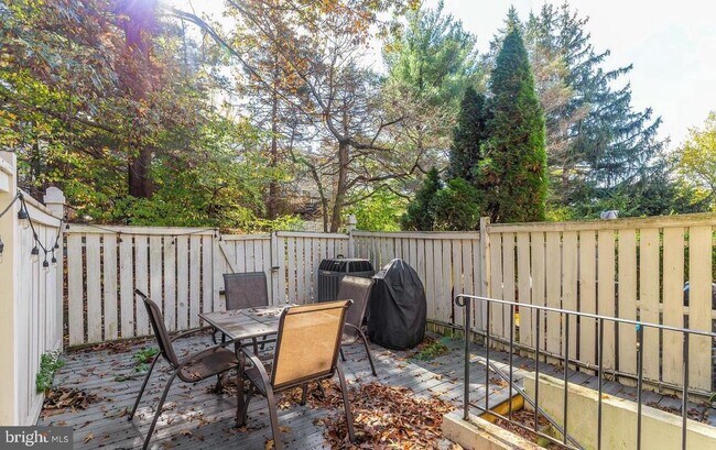 Building Photo - 1679 Fieldthorn Dr