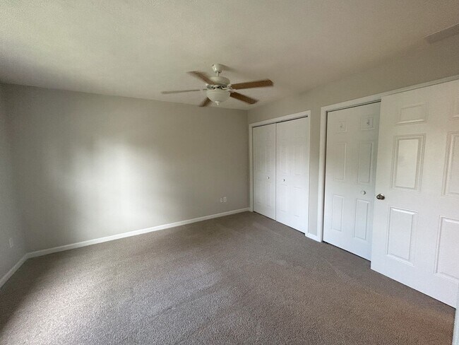 Building Photo - Sublease 6/1/25- 10/31/25