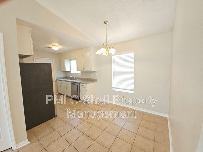 Building Photo - 3535 Southwind Dr