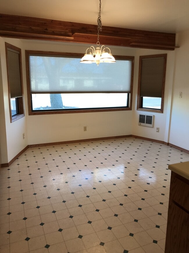 Building Photo - 205 Daley Dr