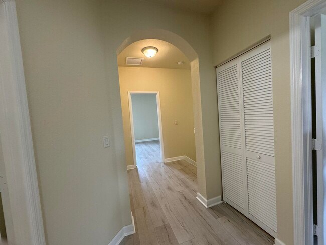 Building Photo - 3317 W 90th St