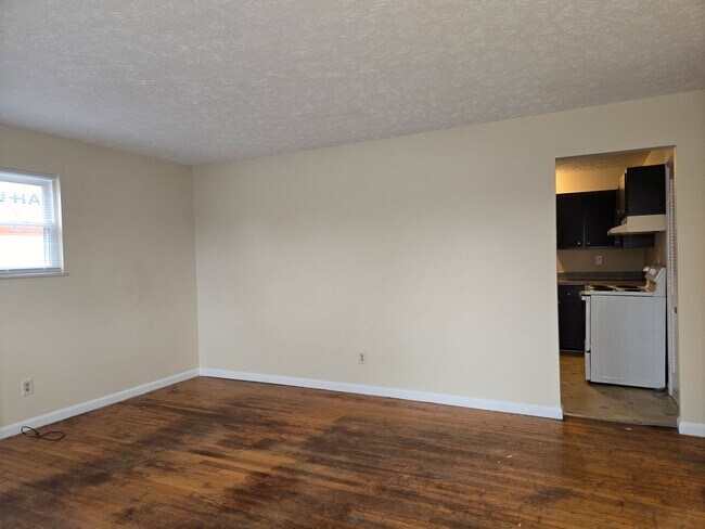 Building Photo - Ranch in Green Acres. All-electric. Storage Shed. 251215