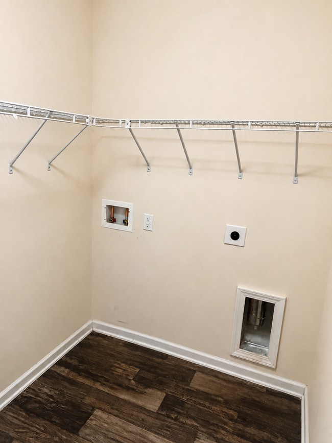 Building Photo - 228 Brooklet Cir