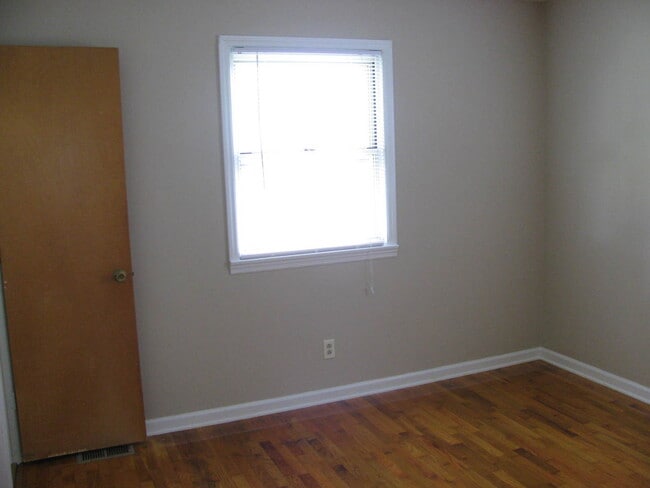 Building Photo - 531 Eddie Ln