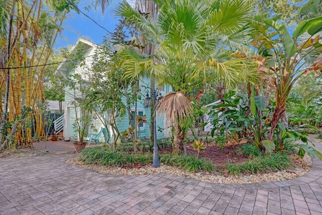 Building Photo - 1115 SW 4th St