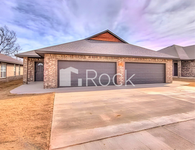 Building Photo - 1837-39 Post Oak Rd Duplex