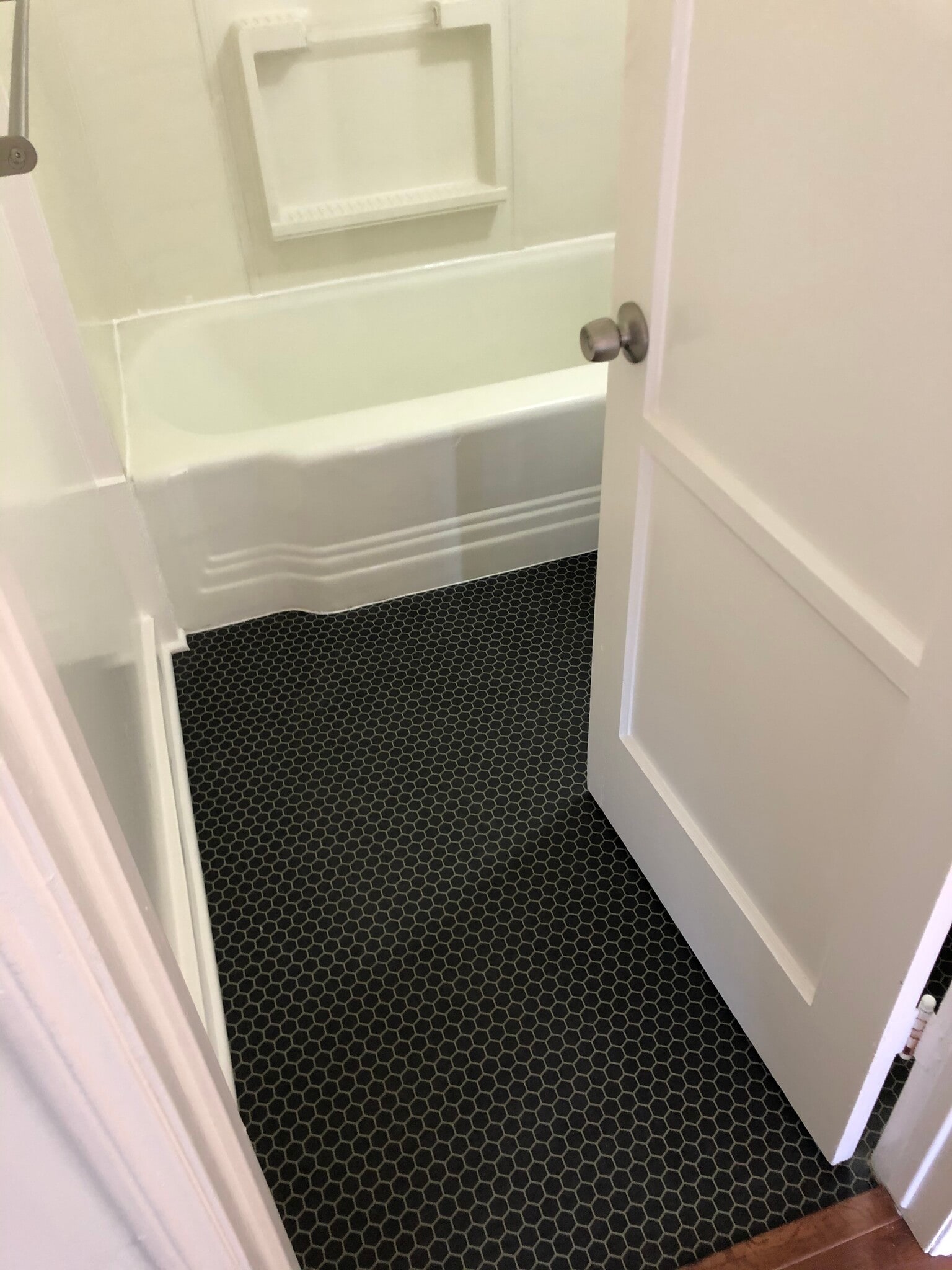 Building Photo - 647 Brooks Ave