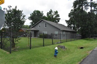 Building Photo - 8535 Parkette Dr