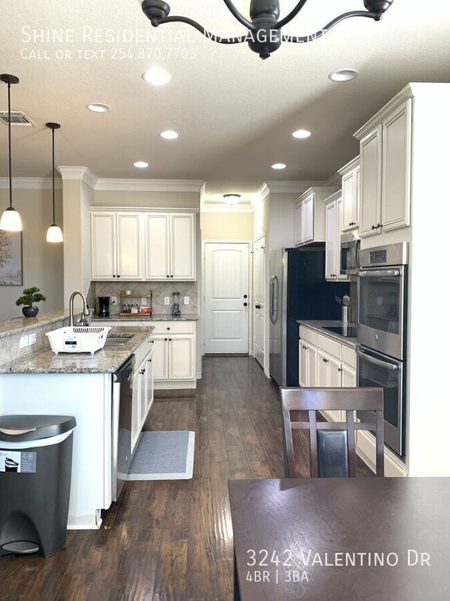 Building Photo - 3242 Valentino Dr